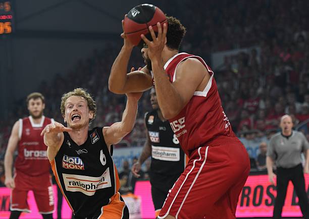 在关键时刻 在关键时刻